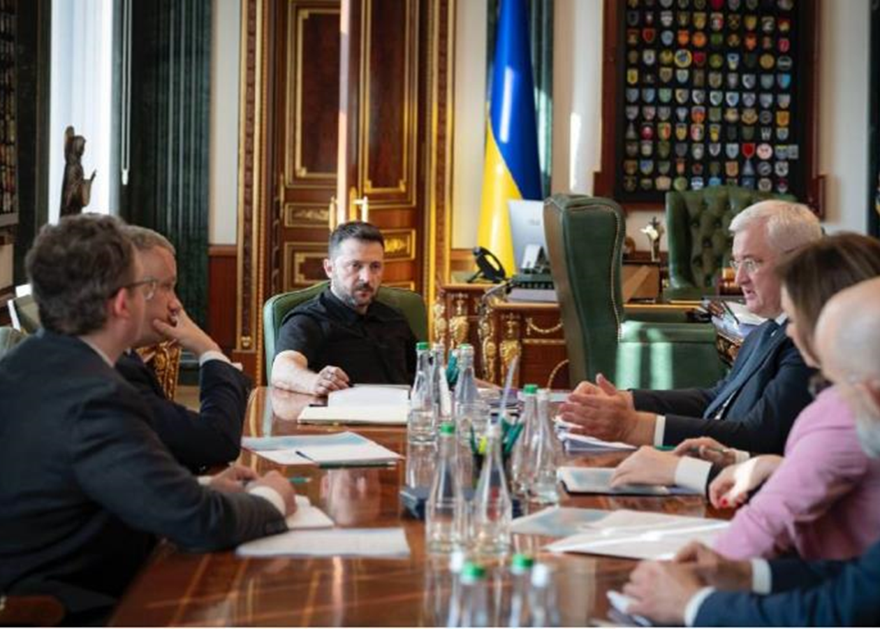 Зеленський провів нараду з дипломатами