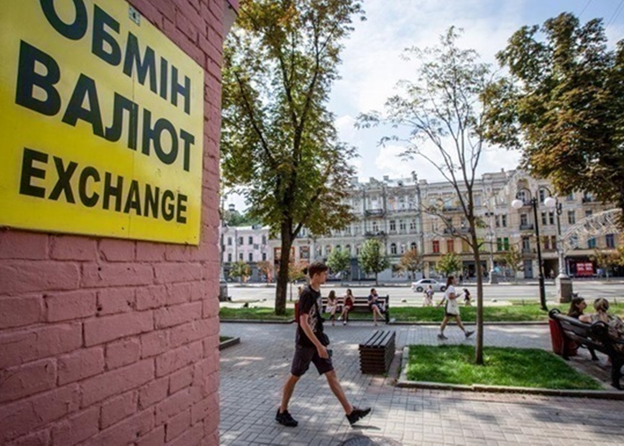 Євро знову повзе вгору: на що чекати від курсу валют