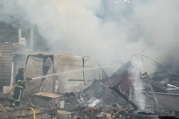 Наслідки масованого удару по Хмельниччині: фото, відео