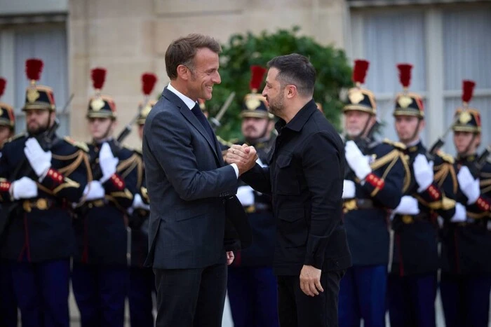 Зеленський про зустріч з Макроном: Франція на боці України