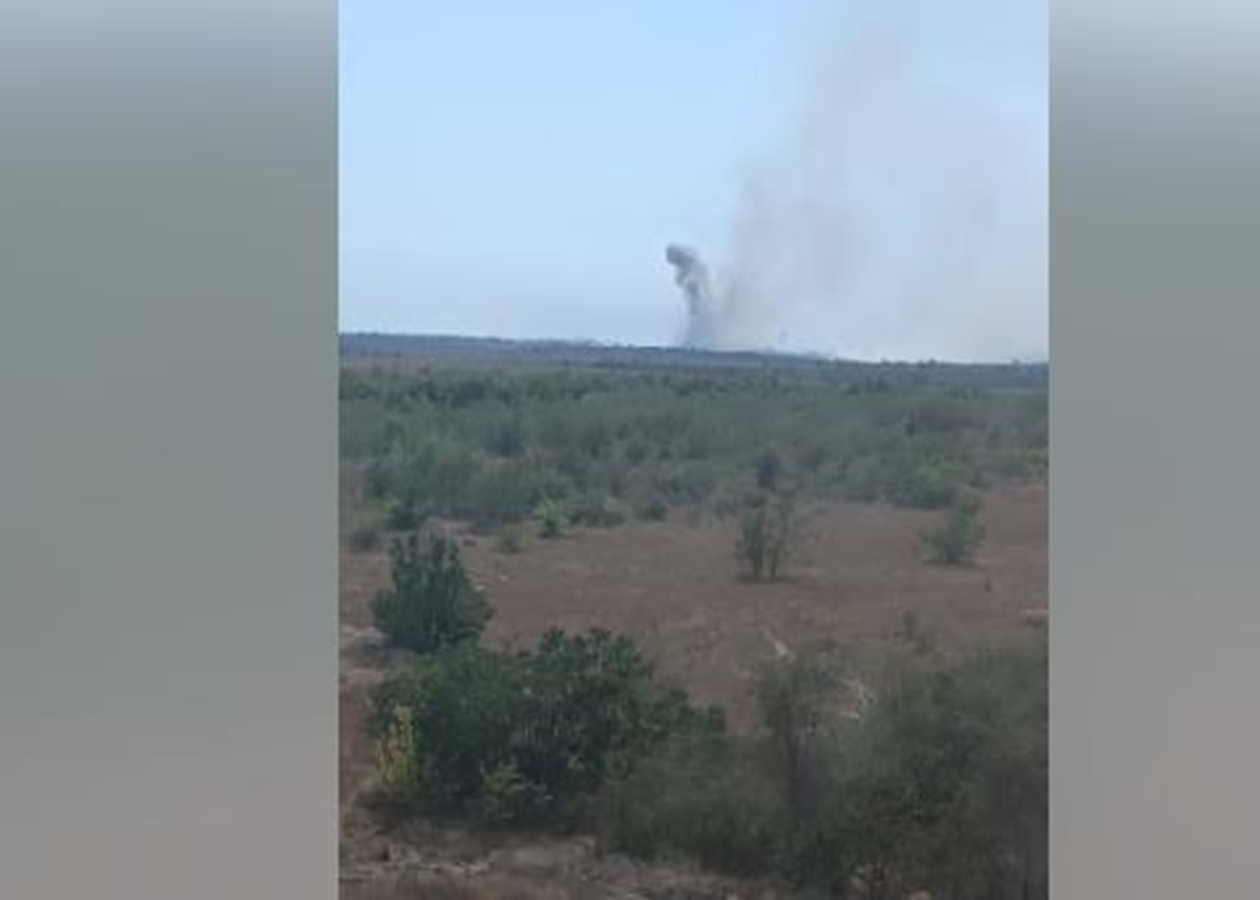 Соцмережі повідомили про атаку дронів на аеропорт Маріуполя