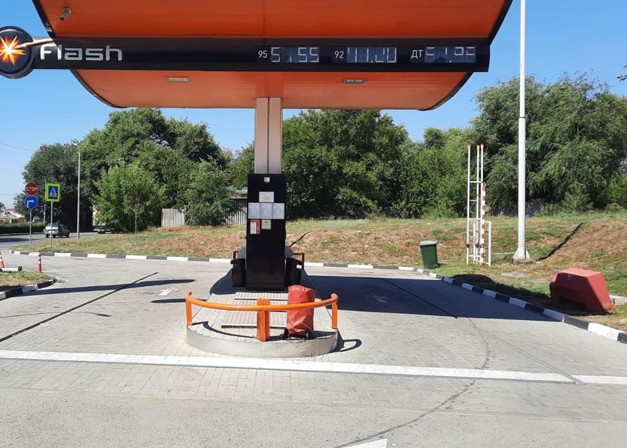 В Росії масово закриваються заправки через "форс-мажори" на НПЗ - ЗМІ