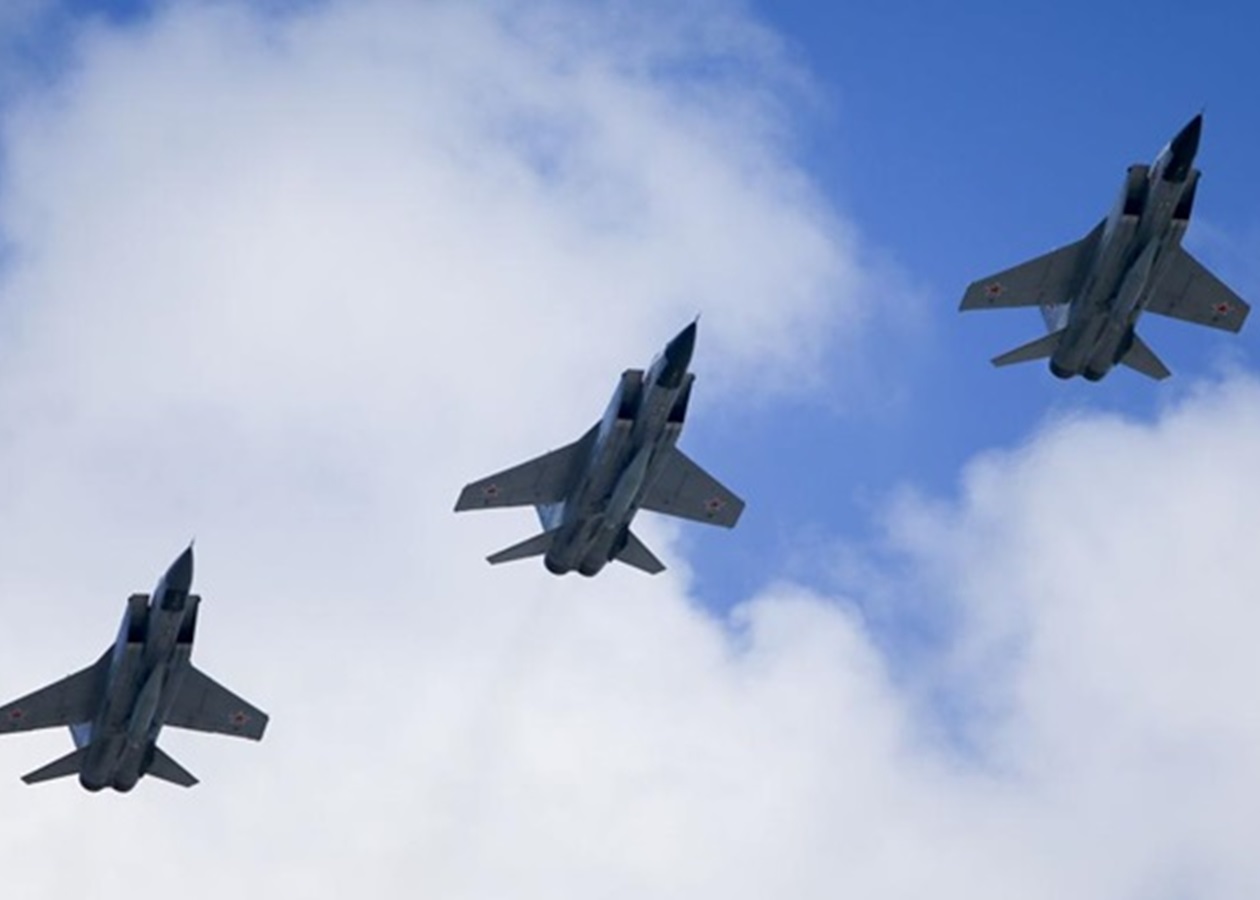 МіГ-31 над Естонією: з'явилась реакція Кремля