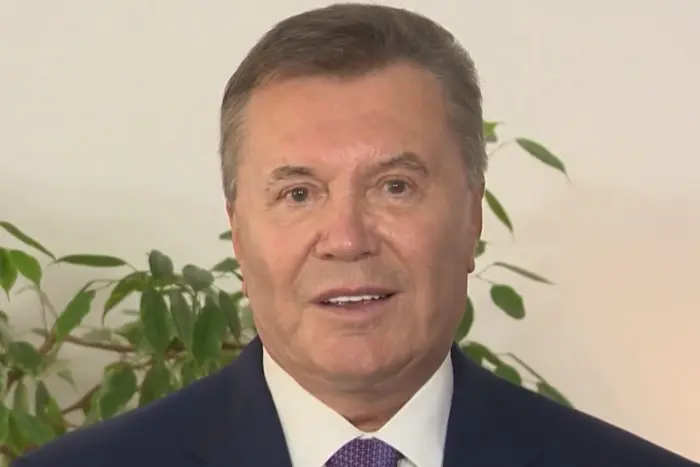 Російська пропаганда показала Януковича: у Віктора Федоровича нові зуби