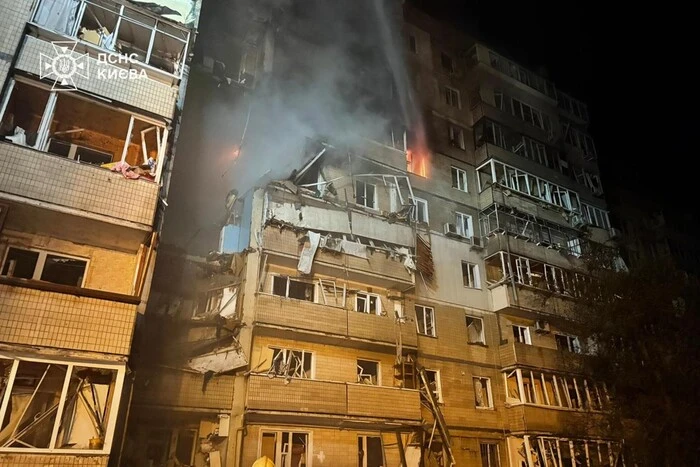 Рятувальники відзвітували про наслідки нічної атаки на Київ (фото)