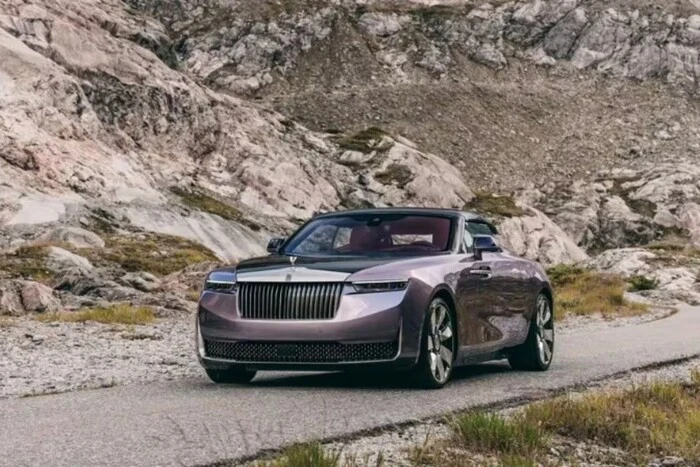 «Маєток на колесах»: Rolls-Royce створив найдорожчий автомобіль у світі