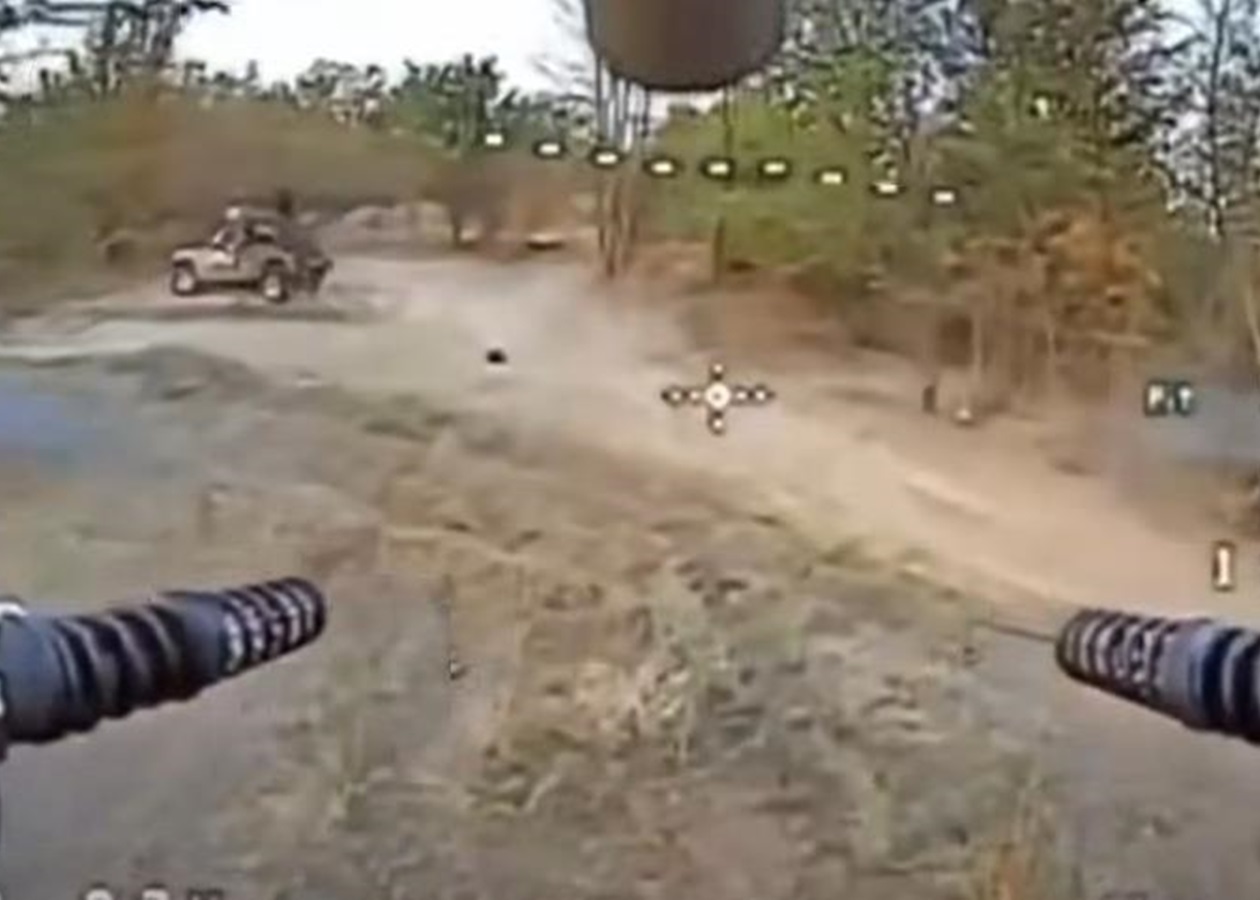 Воїни СБУ показали відео знищень техніки росіян