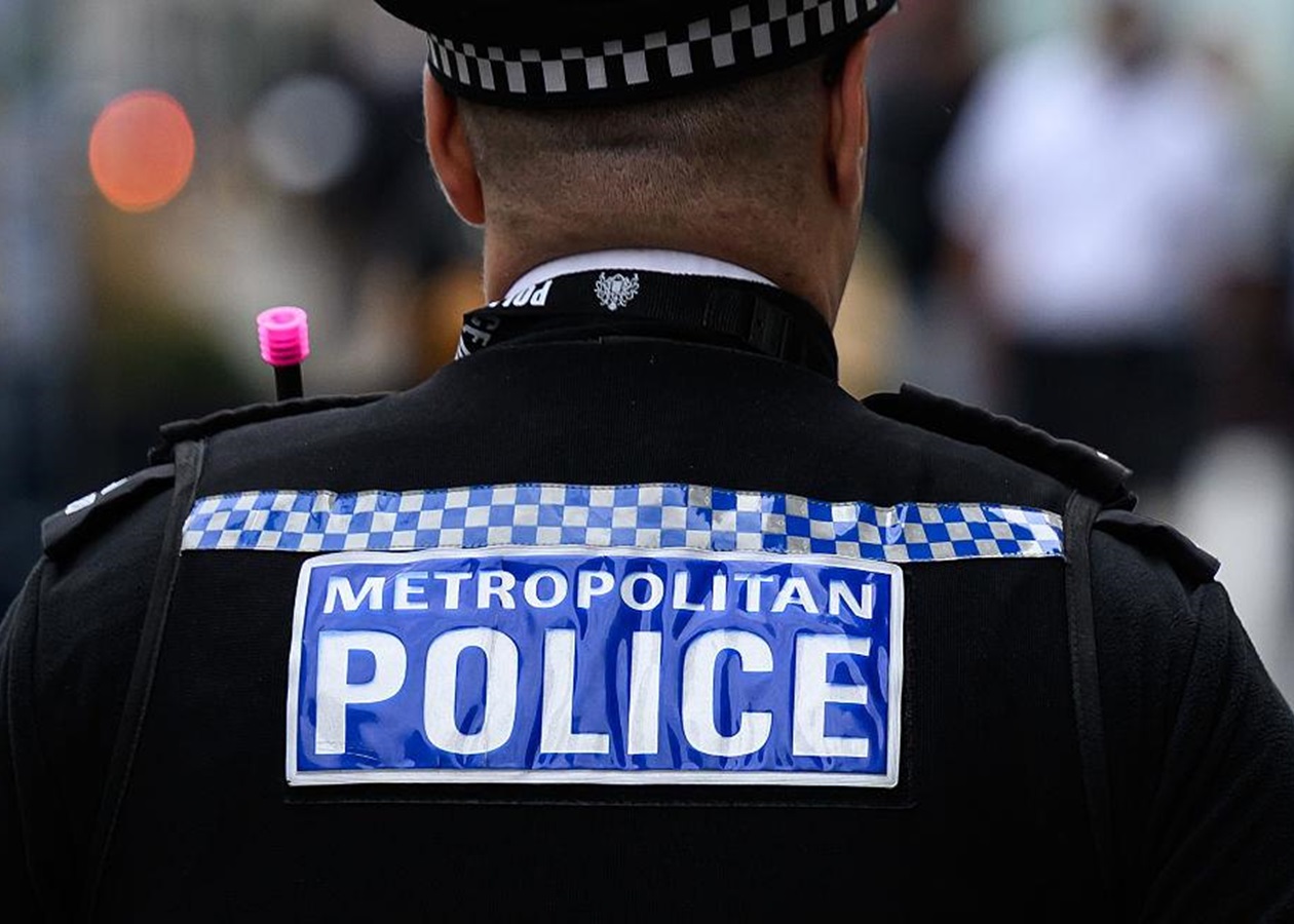 У Британії затримали трьох російських шпигунів