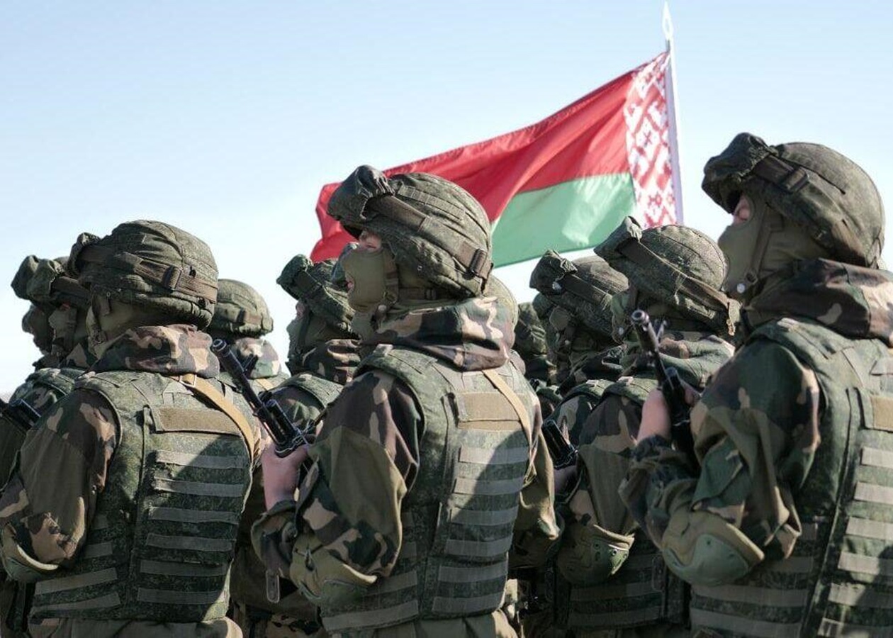 Білорусь готова розмістити свої "миротворчі" війська в Україні