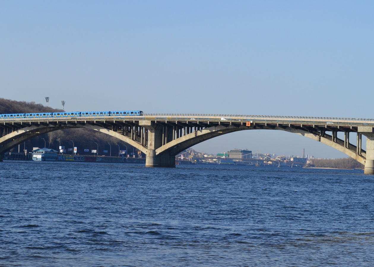 Рух мостом Метро обмежать 15-16 листопада