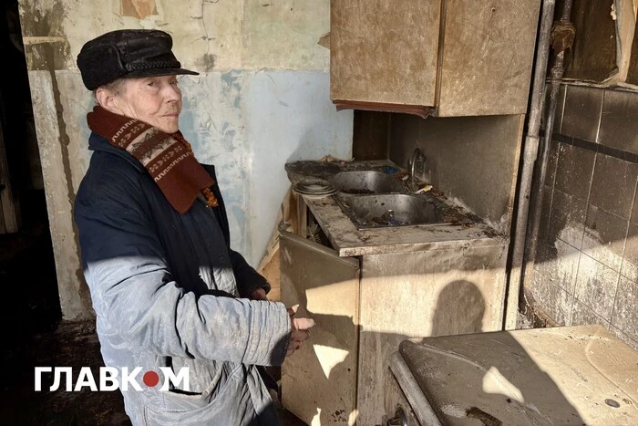 Росіяни розбомбили у Києві квартиру хорового диригента, який пережив блокаду Ленінграда (фото, відео)