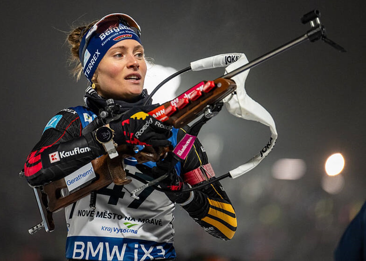 Німецькі біатлоністи, що перемогли в синглміксті в Чехії, позбулися медалей