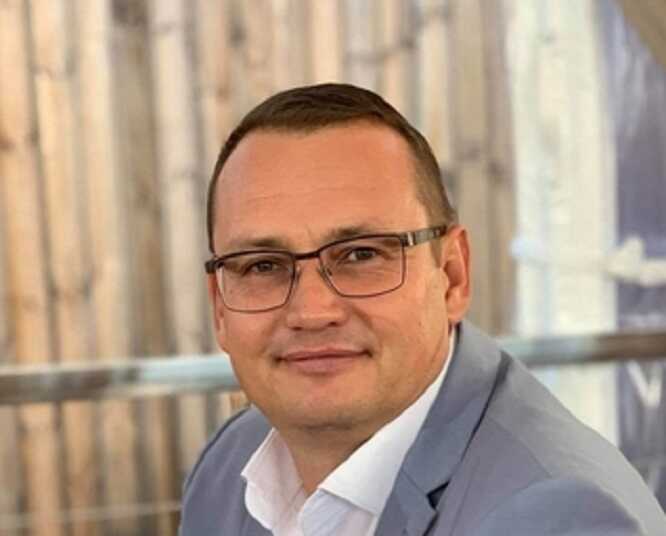 Брат члена НКРЕКП Формагея утікач — використовує родину для бізнесу в Польщі та обготівковує вкрадені гроші в Канаді