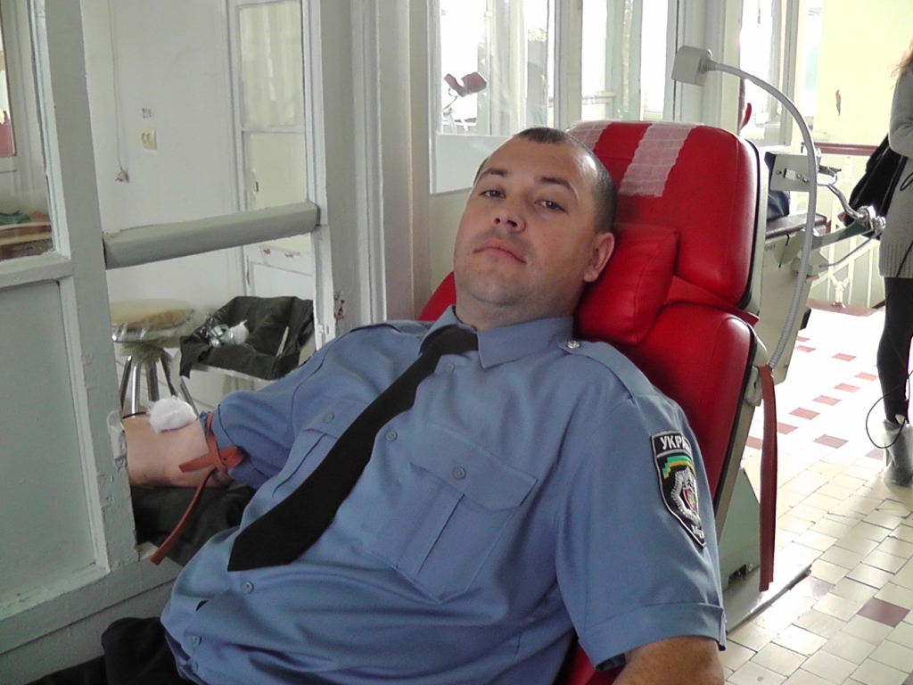 Керівник поліції охорони Кіровоградщини Володимир Величко: квартира 143 м² за 60 тис. грн та суттєво занижені ціни на авто