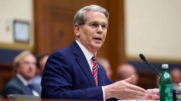 "Подивимося": Бессент пояснив, від чого залежать подальші санкції проти Росії