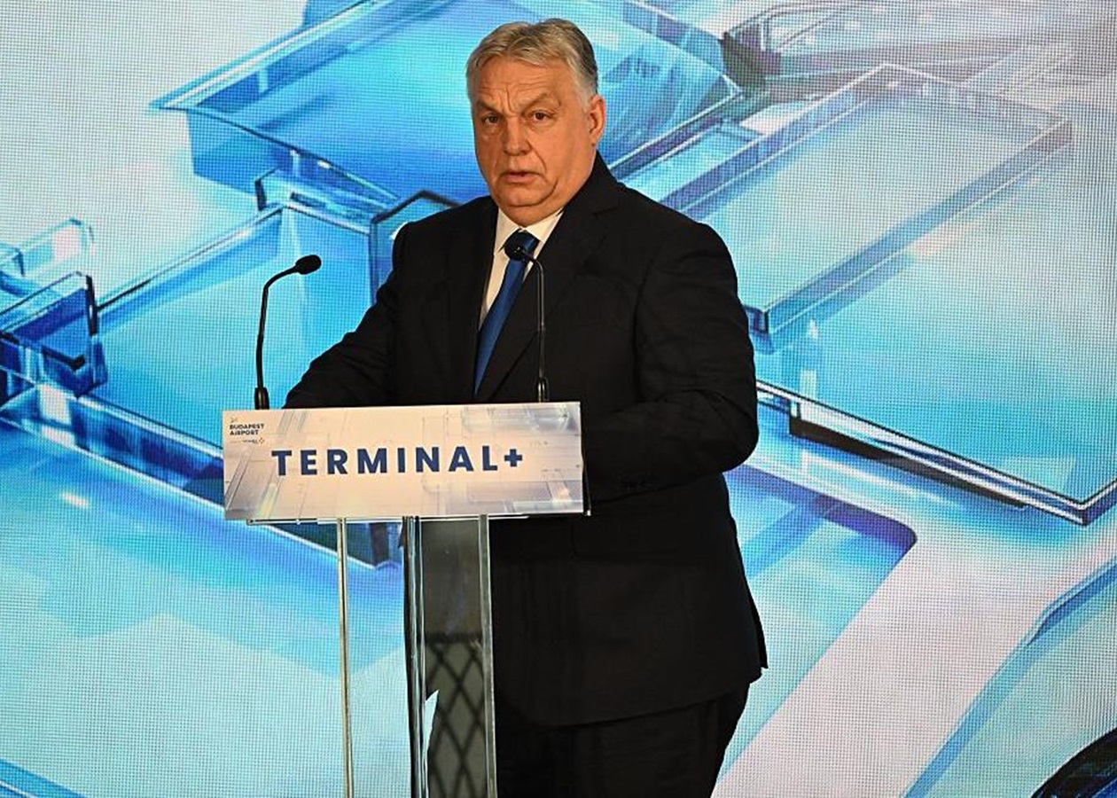 Орбан лякає угорців "вторгненням армії України"