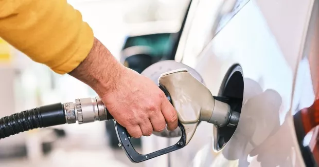 Понад 70 грн за літр бензину в Україні – реальність? Скільки коштуватиме паливо в березні