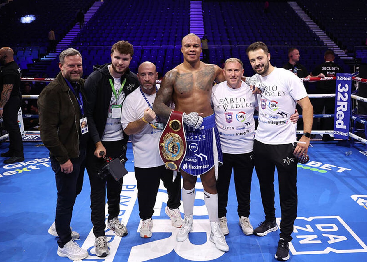 Вордлі згадав про Усика напередодні бою з Дюбуа