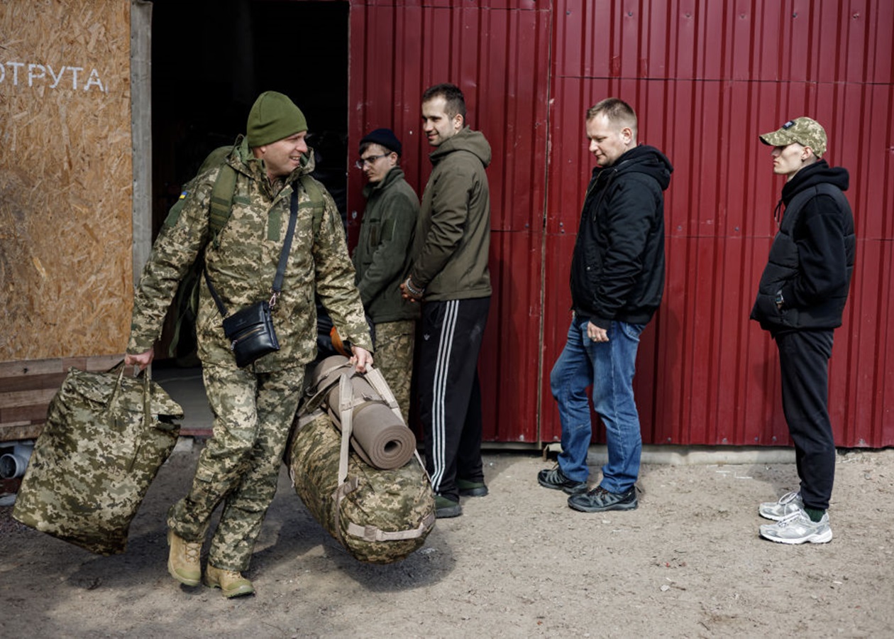 СюжетМають всі. У ВР придумали, як шукатимуть ухилянтів