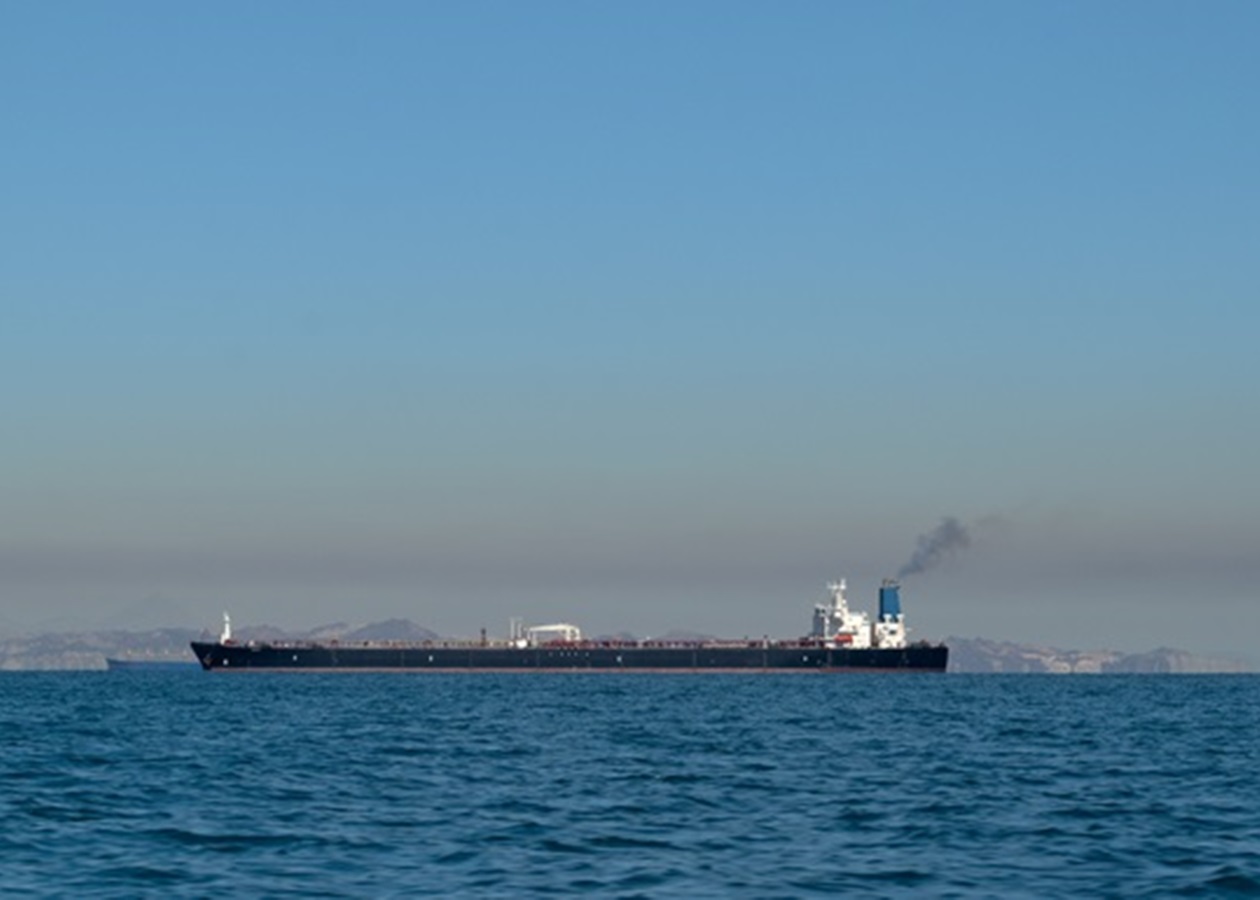 "Зомбі-танкери" прориваються через Ормузьку протоку - ЗМІ