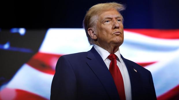 Рятується як може: Після податкових витоків у пресу Трамп домігся довічного імунітету від перевірок для себе й своїх синів