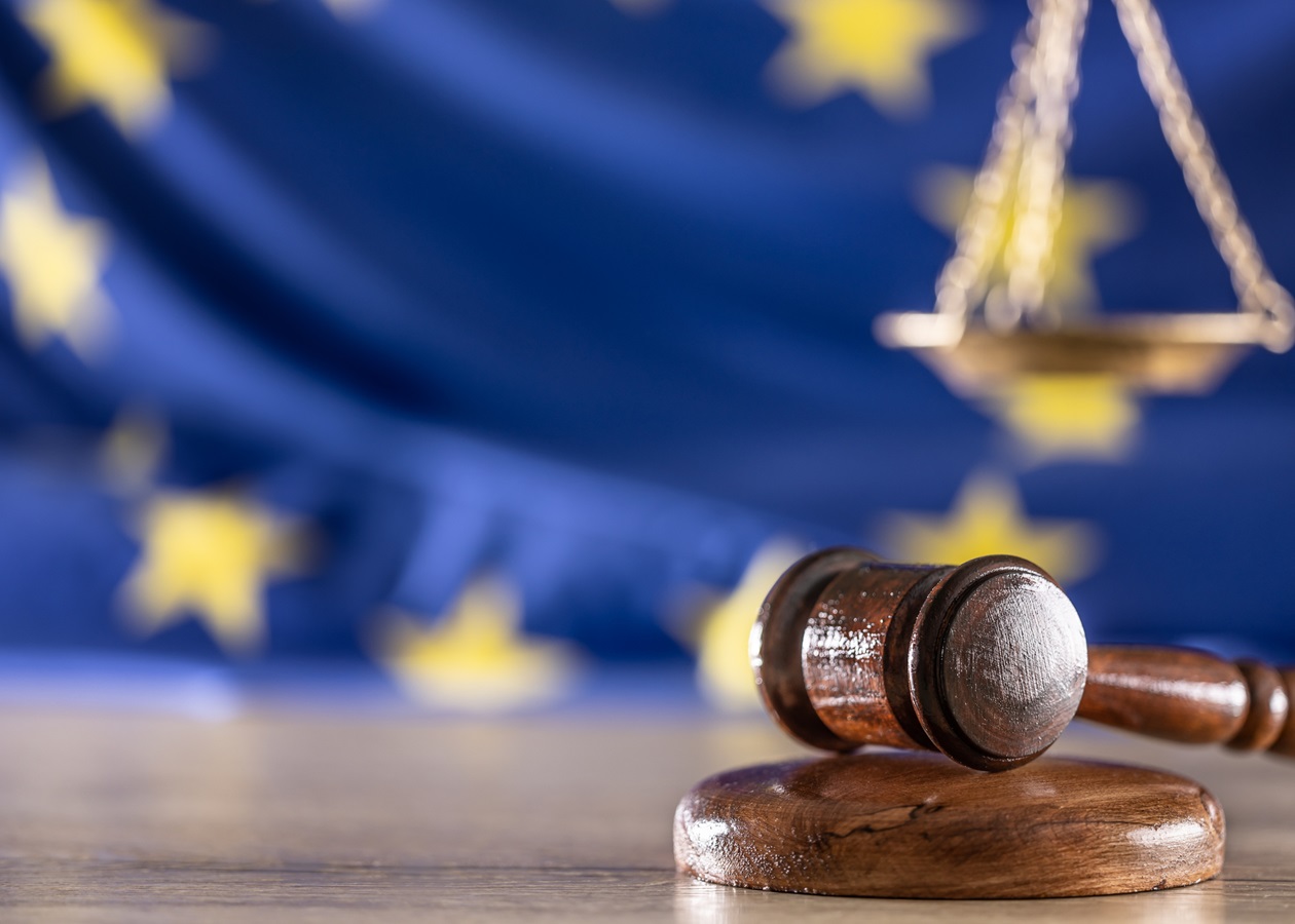 Суд ЄС дозволив заморожувати активи росіян навіть без прямого зв’язку