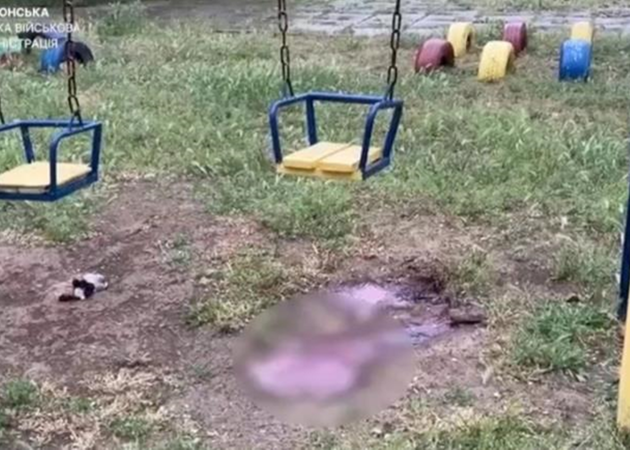 Росіяни обстріляли дитмайданчик у Херсоні
