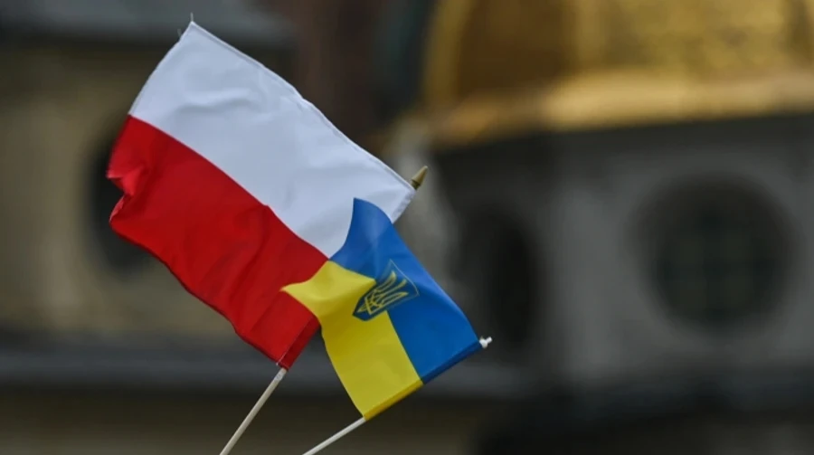 У МЗС заявили про роботу над стабілізацією відносин із Польщею