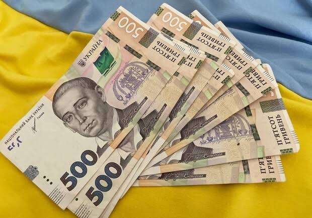 Українці 50+ дедалі активніше повертаються на ринок праці: Ось кого роботодавці шукають найбільше