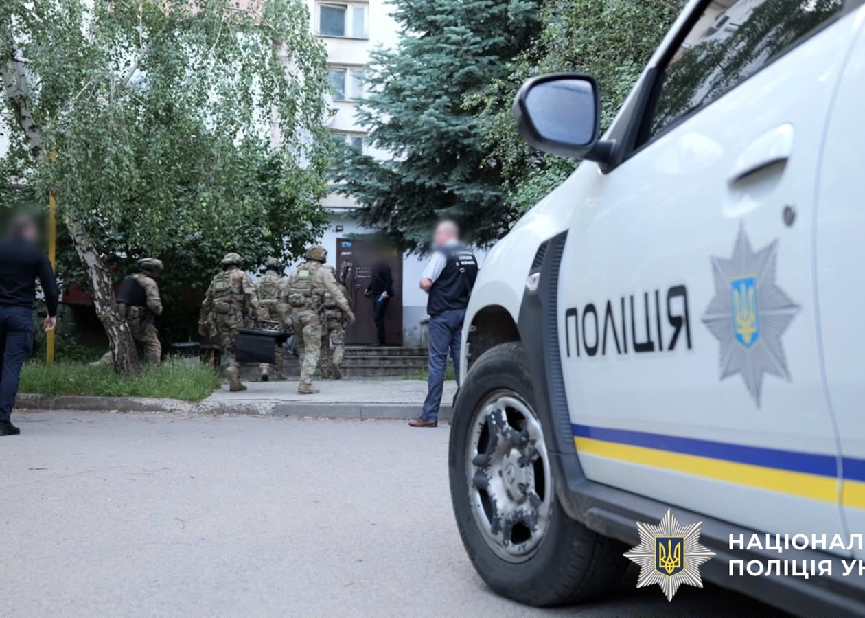 Наркотики в іграшках і валізах: на Закарпатті викрито канал збуту