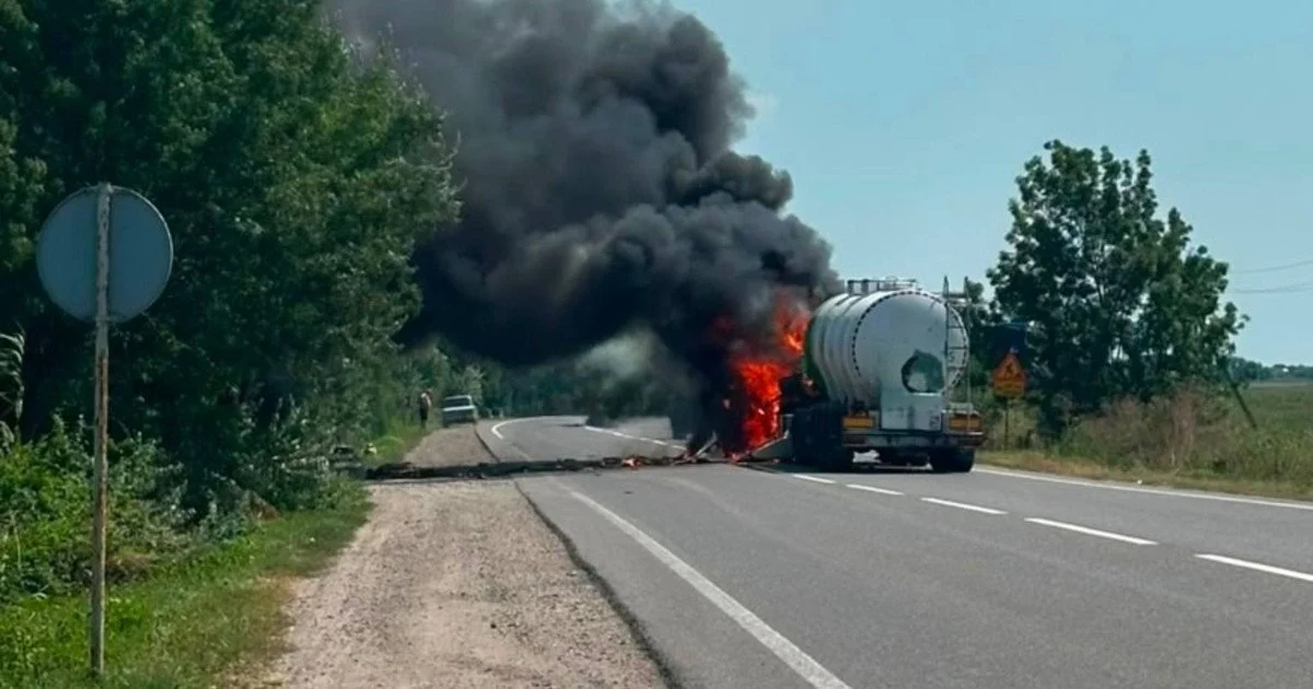 Росія посеред дня атакувала вантажівку на Одещині: двоє людей загинули
