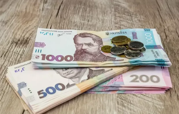 Зарплати зростають, а працювати все одно нікому: Ось в яких галузях підвищення окладів вже не допомагає